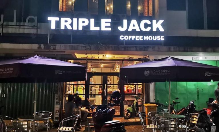 Gambar Triple Jack coffee Posisi Waiter/Waitress